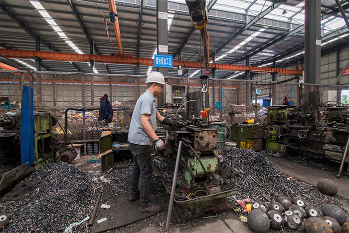 扬中网架配件-螺栓球加工车间